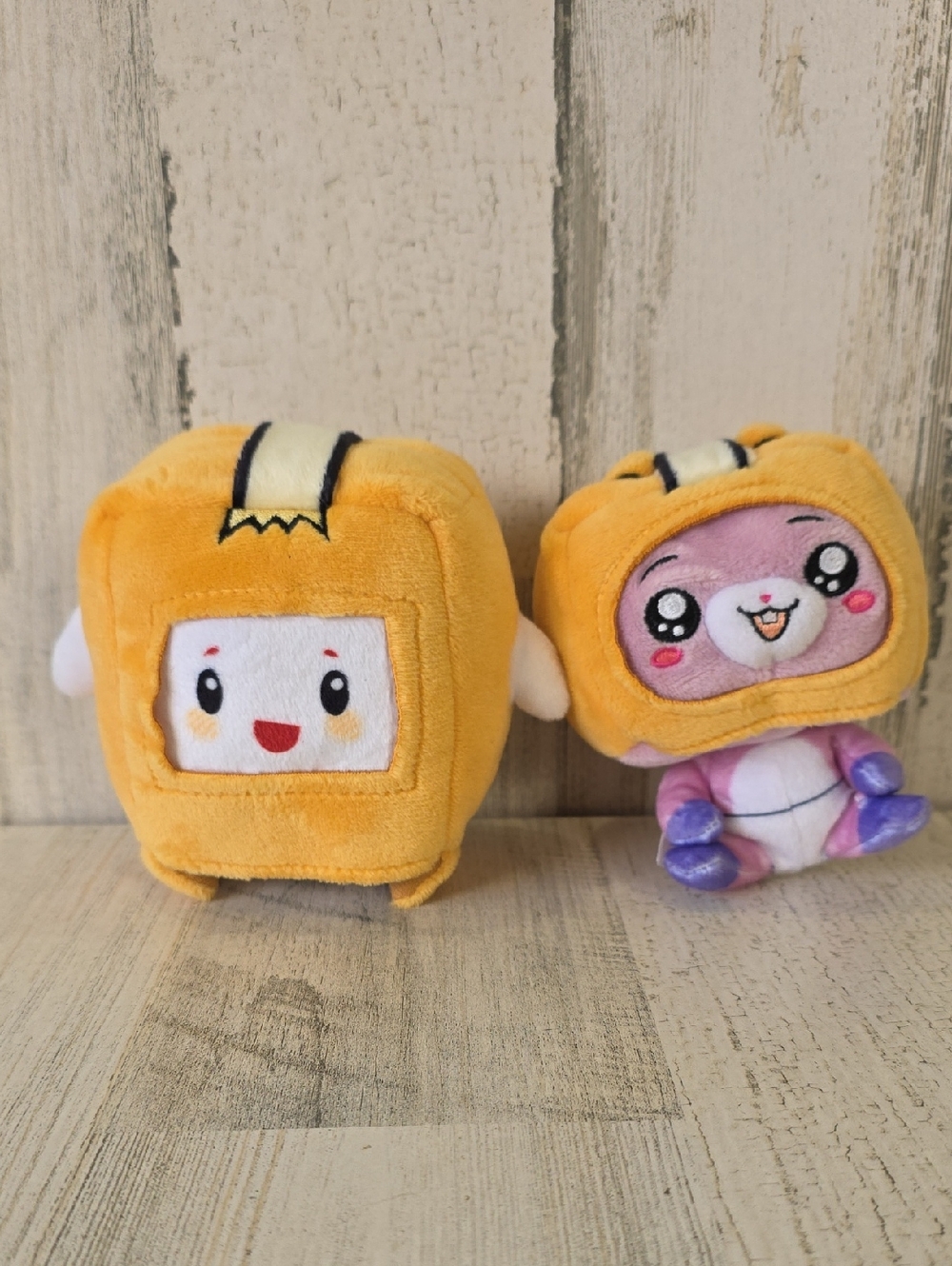 LankyBox YouTube Boxy And Foxy 4" Character Plushie Stuffed Animal Collectible